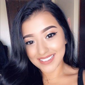 Meet your Posher, Lorena